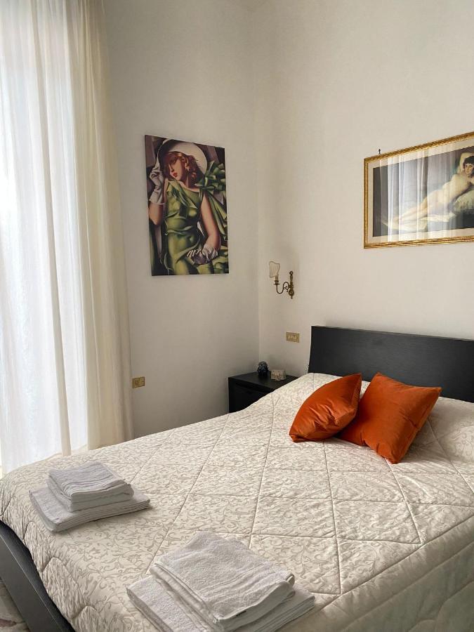 Apartamento Residenze Pessina Nápoles Exterior foto