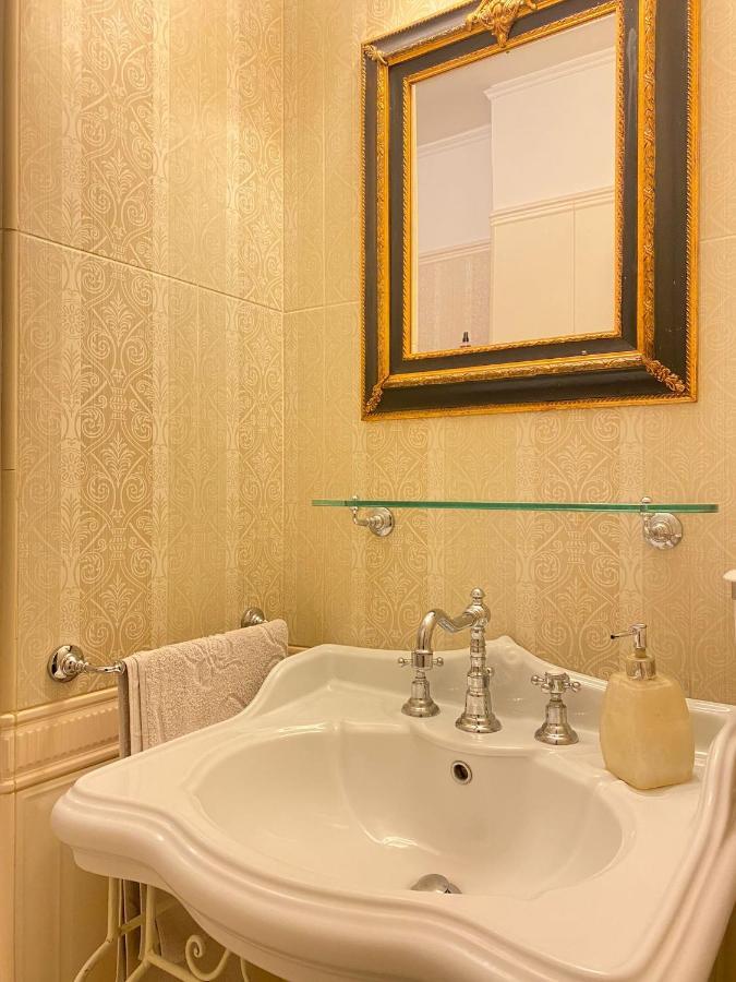 Apartamento Residenze Pessina Nápoles Exterior foto